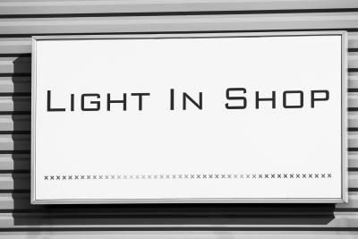 Logo de l'enseigne Light in Shop